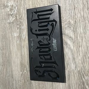 Kat Von D. Shade and Light pallet
